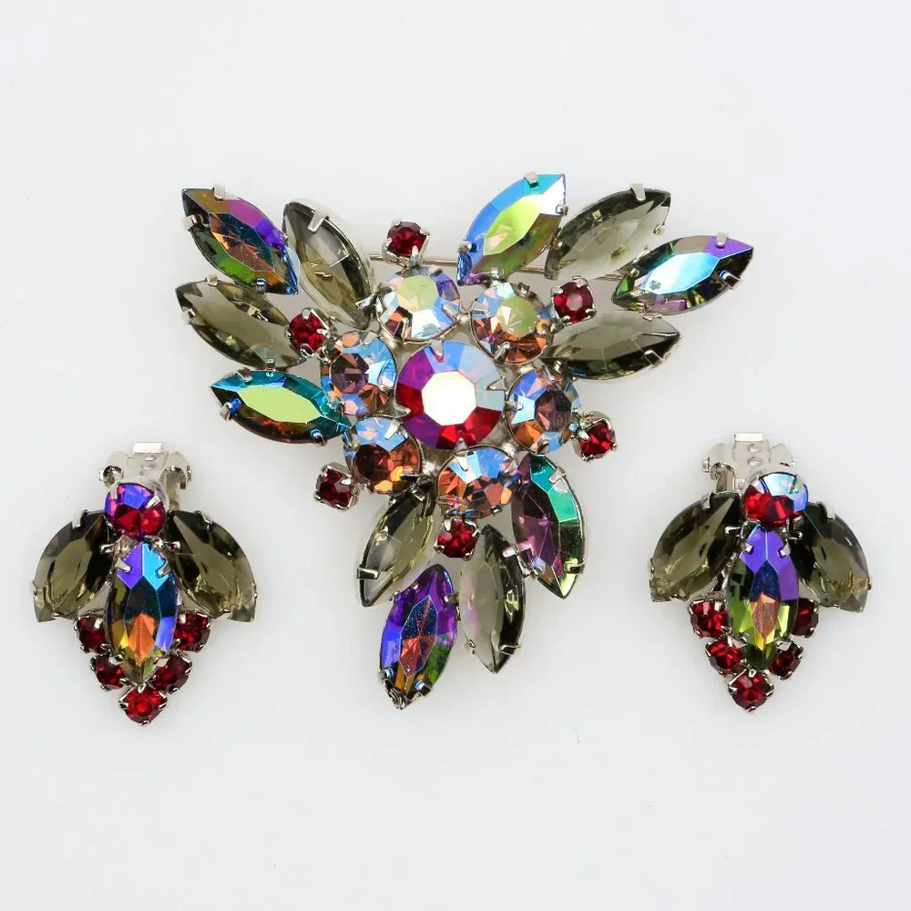 Vintage Smoky Gray‎ Red AB Rhinestone Brooch and Clip-On Earrings Set 1950s